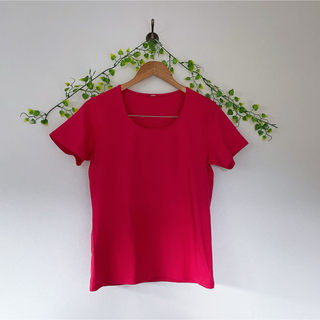 ユニクロ(UNIQLO)のユニクロシャツ　ストレッチ　ピンク(Tシャツ(半袖/袖なし))