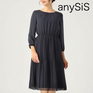 エニィスィス(anySiS)のanySiS エニィシス「フェミニンプリーツワンピース」ネイビー(ロングワンピース/マキシワンピース)