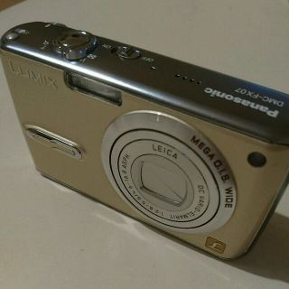 パナソニック(Panasonic)の美品PanasonicLUMIX ﾃﾞｼﾞﾀﾙｶﾒﾗ  DMC-FX07 (コンパクトデジタルカメラ)