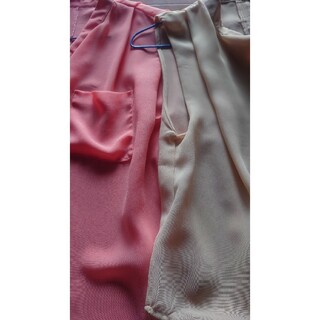 透け感　ノースリーブ　シャツ　ピンク　ベージュ　２枚セット(シャツ/ブラウス(半袖/袖なし))