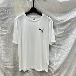 プーマ(PUMA)の新品未使用品　PUMA プーマ　半袖Tシャツ　メンズLサイズ　白ホワイト(Tシャツ/カットソー(半袖/袖なし))