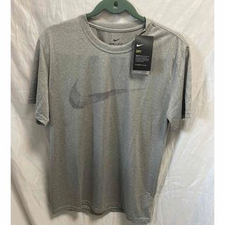 ナイキ(NIKE)のNIKE  シンプル　Tシャツ(Tシャツ/カットソー(半袖/袖なし))