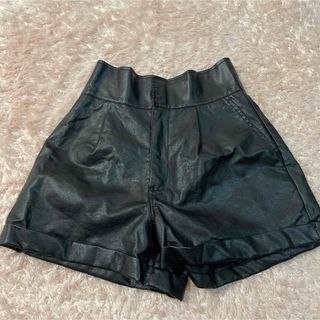 グレイル(GRL)のグレイル　レザーショートパンツ(ショートパンツ)