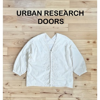 URBAN RESEARCH DOORS - DOORS  トップス　刺繍