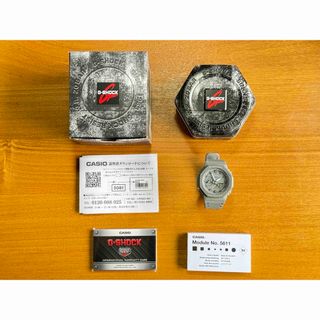 ジーショック(G-SHOCK)の美品 G-SHOCK GA-2110ET-8A グレー 保護フィルム付き(腕時計(アナログ))