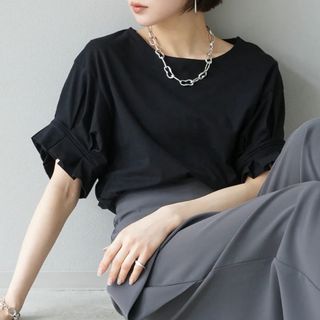 新品　タックスリーブTシャツ/ブラック　lumier(カットソー(半袖/袖なし))