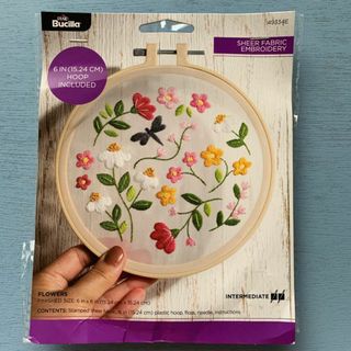 【新品】Bucilla ６インチ刺繍キット (Round Flowers)(生地/糸)