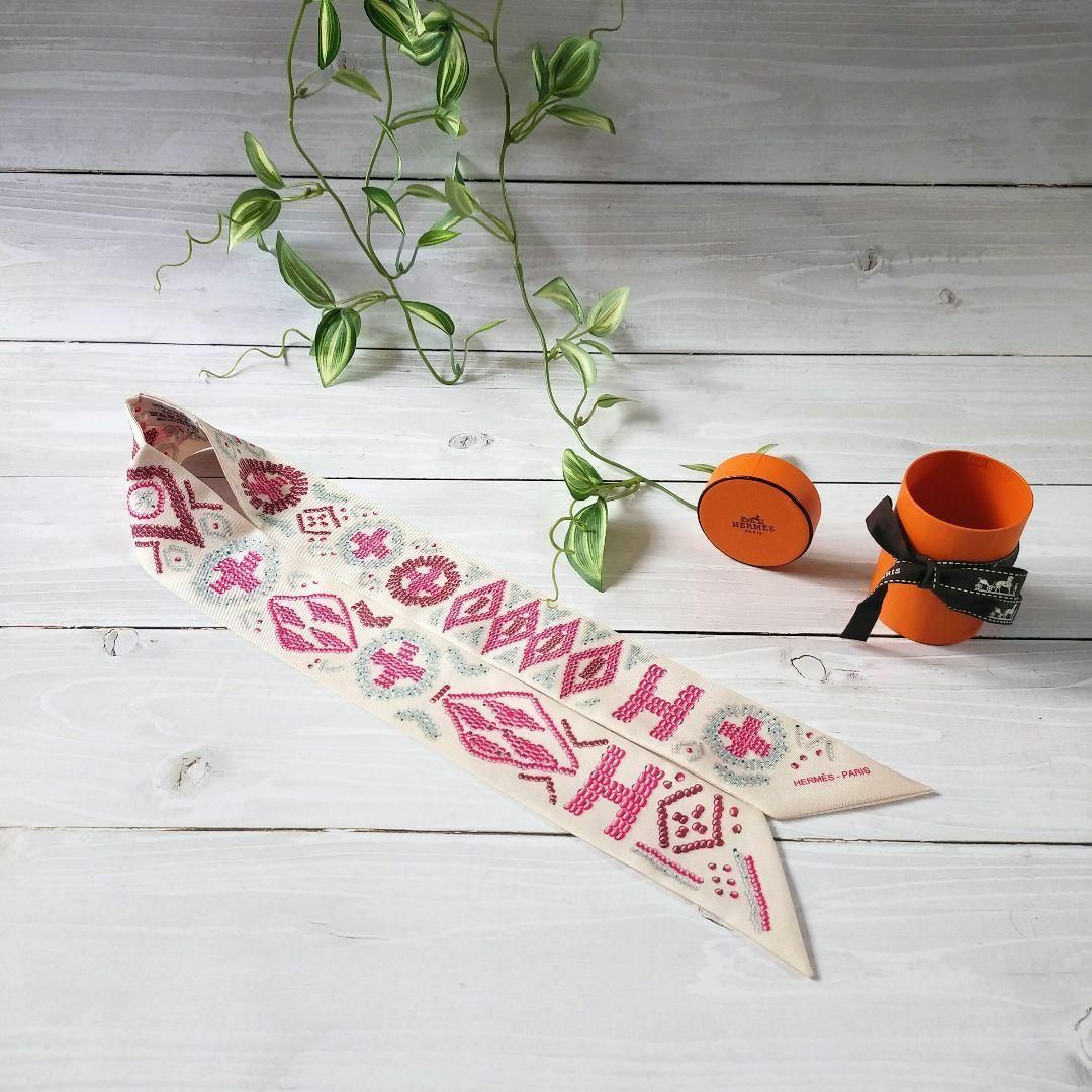 ☘️美品☘️ HERMES エルメス ケリーアンペルル ツイリー スカーフ ☘️美品☘️ HERMES エルメス ケリーアンペルル ツイリー スカーフ