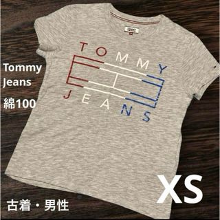 トミージーンズ(TOMMY JEANS)の古着TommyJeans✨半袖　男性Tシャツ　XS グレー　綿100%(シャツ)