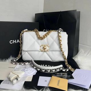 シャネル(CHANEL)のシャネル　19　ショルダーバッグ　マトラッセ　チェーンショルダ(ショルダーバッグ)