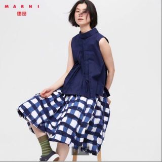 ユニクロ(UNIQLO)のユニクロ　MARNI   タックブラウス　ネイビー(シャツ/ブラウス(半袖/袖なし))