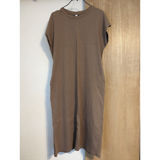 ユニクロ(UNIQLO)のユニクロ スムースコットンフレンチスリーブロングワンピース（半袖）（ベージュ）(ロングワンピース/マキシワンピース)