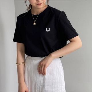 カプリシューレマージュ(CAPRICIEUX LE'MAGE)のFRED PERRY capricieux lemage ワンポイントTシャツ(Tシャツ(半袖/袖なし))