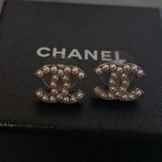 シャネル(CHANEL)のCHANELパールピアス(ピアス)