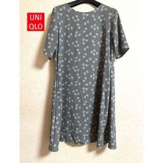 ユニクロ(UNIQLO)のUNIQLOグレー花柄ワンピース(ひざ丈ワンピース)