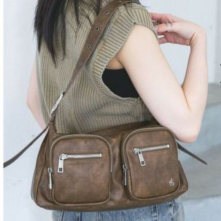 ジーナシス(JEANASIS)のjeanasis WポケットショルダーBAG ブラウン(ショルダーバッグ)