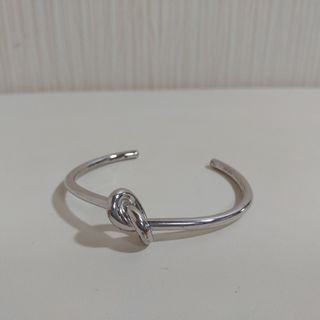 CELINE(ブレスレット/バングル ・ シルバー/銀色系)のフリマ CELINE(ブレスレット/バングル ・ シルバー/銀色系)のフリマ