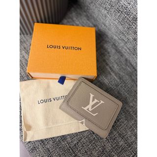 ルイヴィトン(LOUIS VUITTON)の現行品　ポルトフォイユ・クレア トゥルトレール/クレーム(財布)