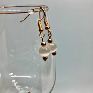 ピアス　キャッツアイピアス(ホワイト)  パワーストーンピアス　G (イヤリング)