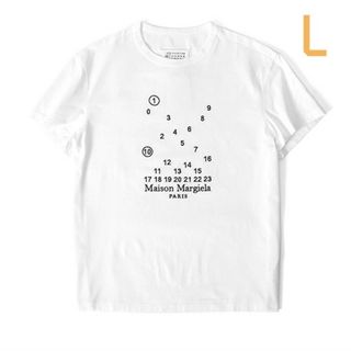 マルタンマルジェラ(Maison Martin Margiela)のメゾンマルジェラ カレンダーグラフィック ロゴTシャツ L(Tシャツ/カットソー(半袖/袖なし))