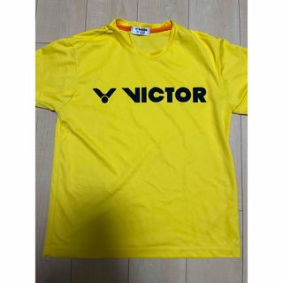 ヨネックス(YONEX)のバドミントン　ビクター　Victor tシャツ　ウェア　イエロー(バドミントン)