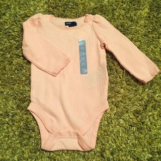 ベビーギャップ(babyGAP)の新品 未使用 ベビーギャップ 長袖ロンパース ピンク 70(ロンパース)