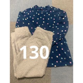 ユニクロ(UNIQLO)のユニクロ　GIRLS フリースセット（ドット・長袖）フリース　130(パジャマ)