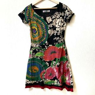 デシグアル(DESIGUAL)のDesigual(デシグアル) ワンピース サイズM レディース - 黒×ベージュ×マルチ クルーネック/半袖/ひざ丈/ラインストーン(その他)