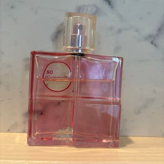 ジバンシィ(GIVENCHY)のソージバンシイ　オーデトワレ　50ml(香水(女性用))