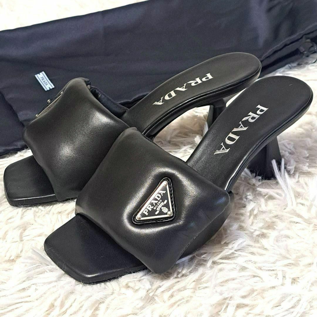 PRADA - PRADA 極美品✨現行 ソフトパデッドレザーサンダル PRADA - PRADA 極美品✨現行 ソフトパデッドレザーサンダル