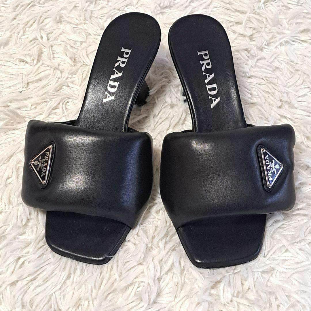 PRADA - PRADA 極美品✨現行 ソフトパデッドレザーサンダル PRADA - PRADA 極美品✨現行 ソフトパデッドレザーサンダル
