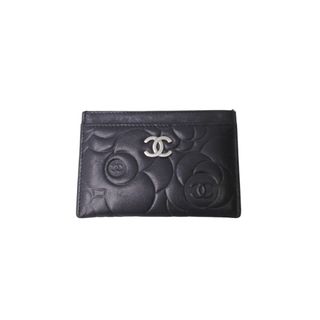 シャネル(CHANEL)のCHANEL シャネル カードケース ココマーク カメリア 17番台 ブラック シルバー金具 美品 中古 64490(パスケース/IDカードホルダー)