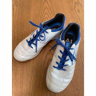 アンブロ(UMBRO)の【umbro】フットサル ジュニア インドアシューズ　21.5cm(シューズ)