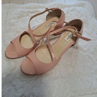 レペット(repetto)の美品レペットRepettoエナメルサンダル(サンダル)