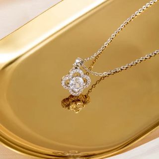 ヴァンクリーフアンドアーペル(Van Cleef & Arpels)の【即日発送】 Van cleef クローバー ネックレス(ネックレス)