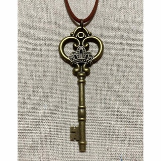 大きな鍵のペンダント　アンティークゴールド 鍵　キー　ハンドメイド　no.430(ネックレス)