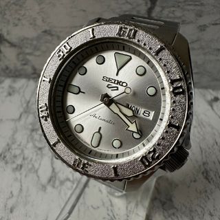 セイコー(SEIKO)のSEIKO セイコー5 裏スケ 4R36-08E0 シルバー 自動巻き 箱付き(腕時計(アナログ))