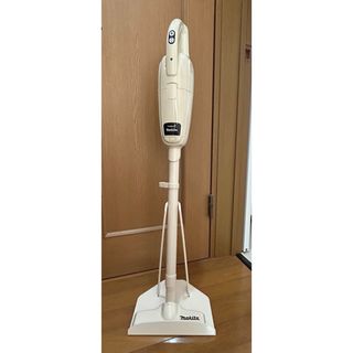 マキタ(Makita)の新品］makita 充電式クリーナーturbo II 通販生活限定　スタンド付き(掃除機)