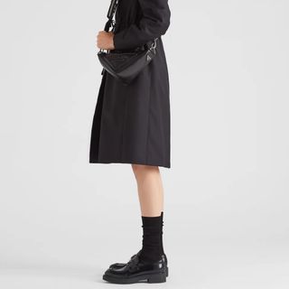 プラダ(PRADA)のPRADAトライアングル レザーショルダーバッグ【新品】(ショルダーバッグ)