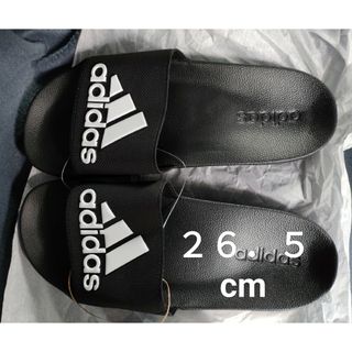 アディダス(adidas)のアディダス　アディレッタサンダル　ブラック　サイズ２６．５cm(タグ付き♪)(サンダル)