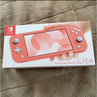 ニンテンドウ(任天堂)のNintendo Switch Lite コーラルピンク 新品(家庭用ゲーム機本体)