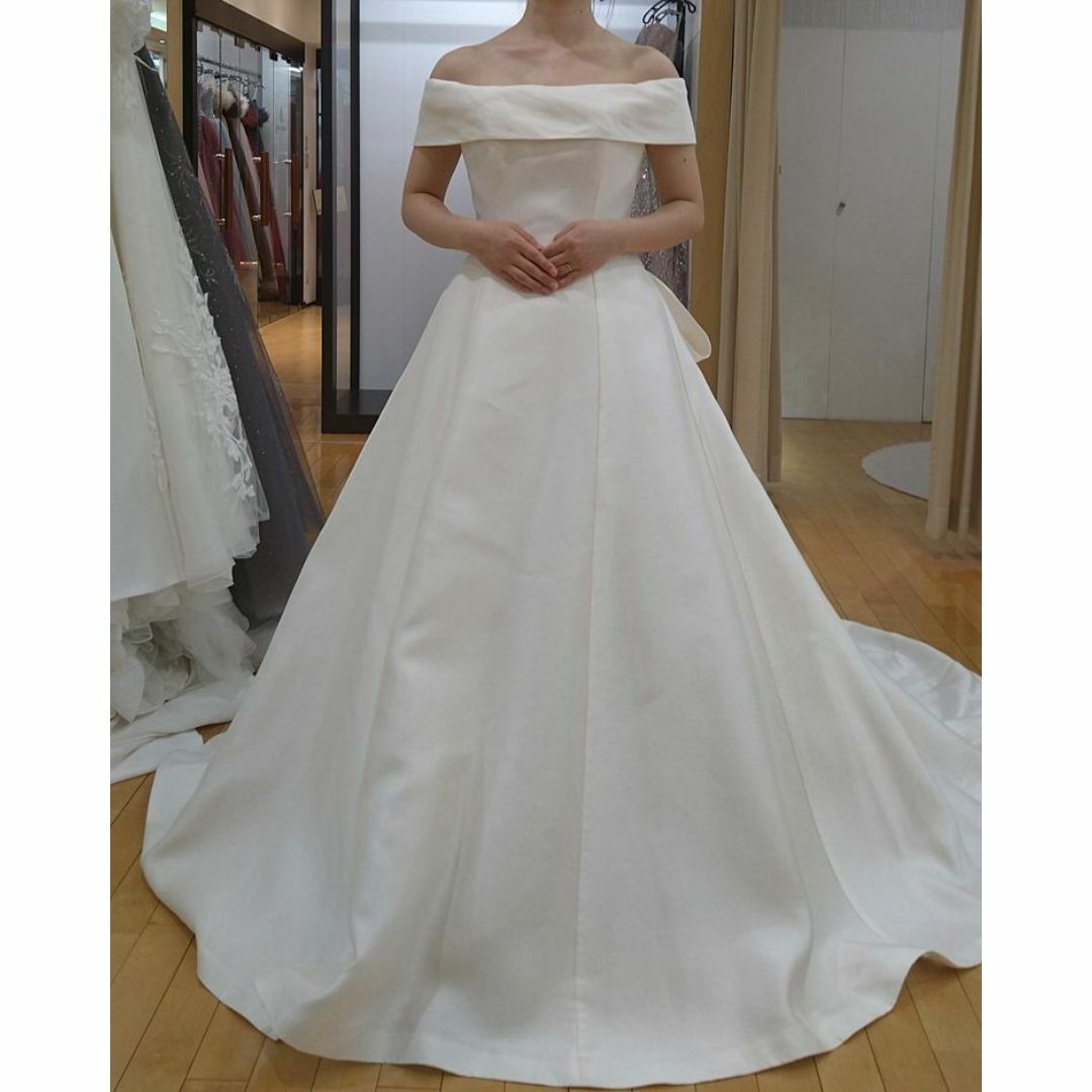 上品！ウェディングドレス オフショルダー Aライン リボン 結婚式/披露宴