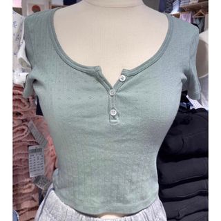 ブランディーメルビル(Brandy Melville)の未使用brandy melville zelly top トップス　tシャツ (Tシャツ(半袖/袖なし))