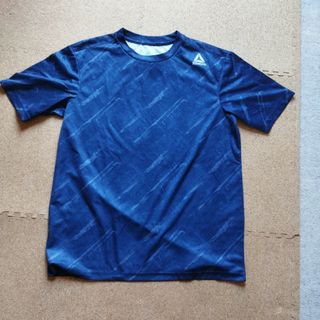 Reebok Tシャツ👕サイズはM