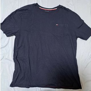 トミーヒルフィガー(TOMMY HILFIGER)のTommy  HILFIGER  Tシャツ　紺(Tシャツ/カットソー(半袖/袖なし))