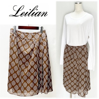 レリアン(leilian)の《レリアン》新品 薄手 フラワーパターン斜めタックスカート 17＋(W86cm)(ひざ丈スカート)