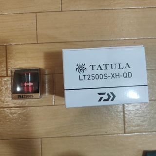 ダイワ(DAIWA)の新品未使用 ダイワ 23タトゥーラ LT2500S-XH-QD＋SLPスプール(リール)