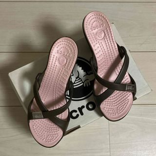 クロックス(crocs)のcrocs ヒールサンダル(サンダル)