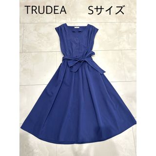 トゥルードゥー(TRUDEA)のトルディア リボンベルト ノースリーブロングワンピース 小柄 ブルー系 (S)(ひざ丈ワンピース)