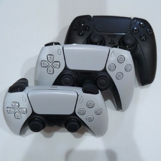 ソニー(SONY)のPS5　デュアルセンス　コントローラ　ジャンク品　三個セット(家庭用ゲーム機本体)